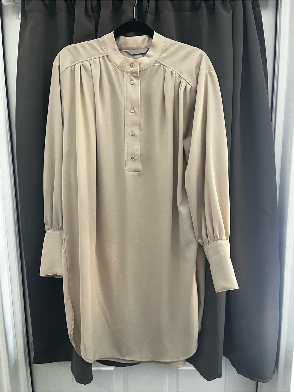 H&M BRAND NEW Beige Long Sleeve Dress
